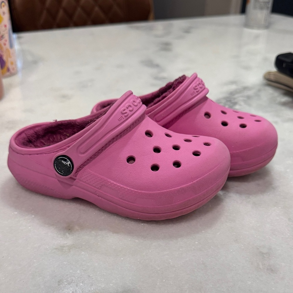 Toddler Pink fuzzy lined Crocs, size 9